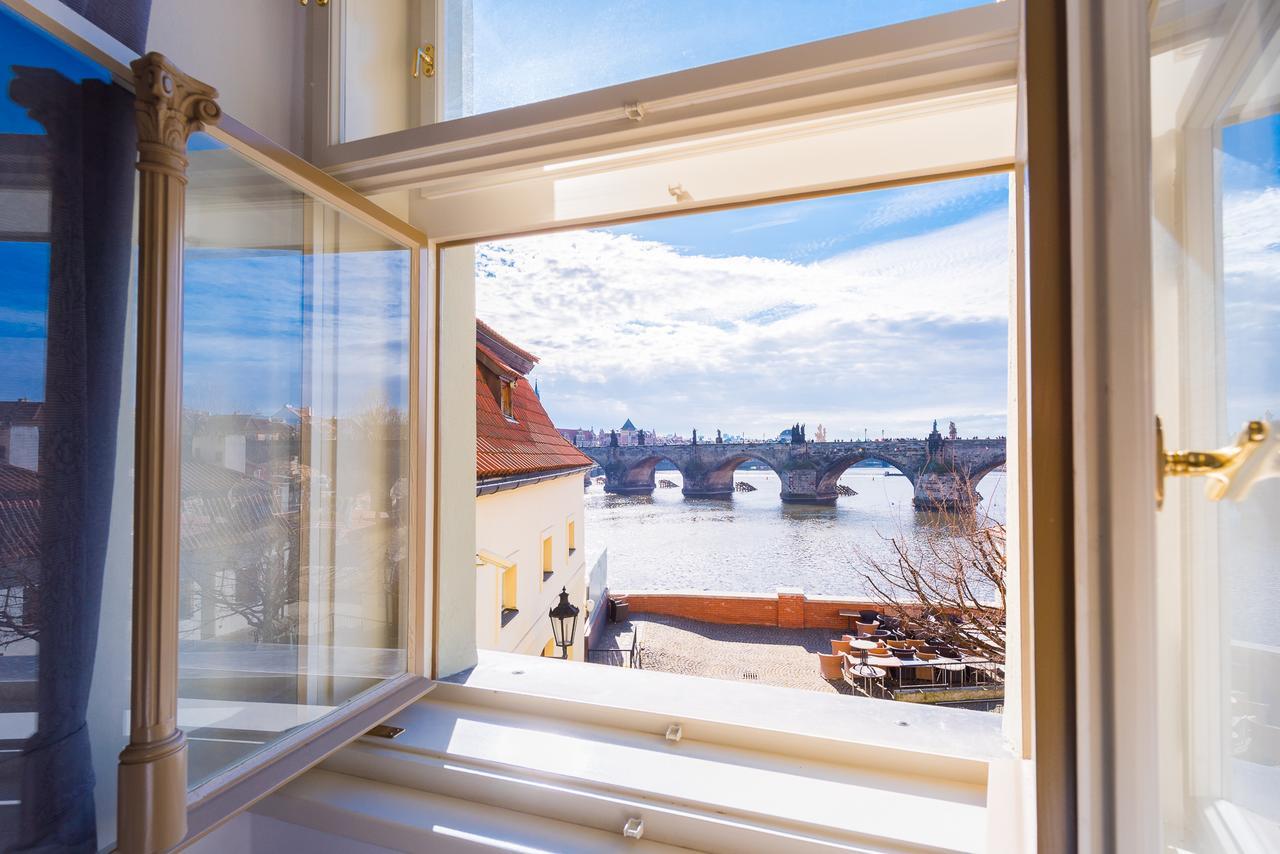 Apartament Kafka With Bridge View *