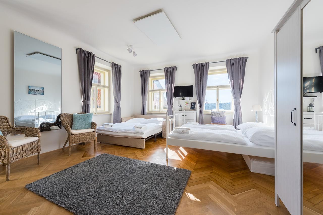 Apartament Kafka With Bridge View